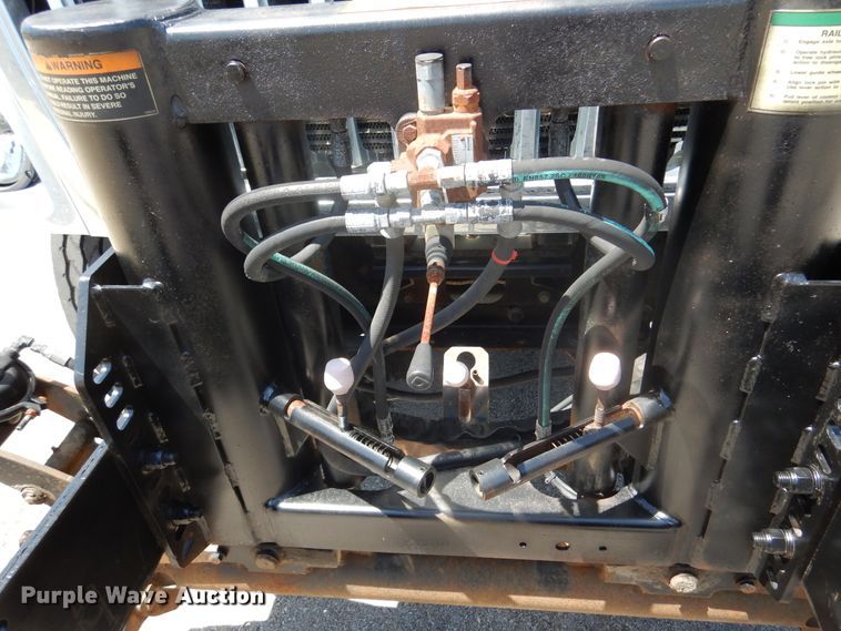 image for item DM6431 2010 International 7400  utility / service truck