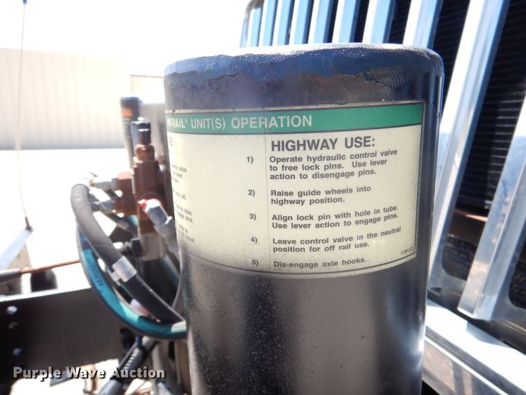 image for item DM6431 2010 International 7400  utility / service truck