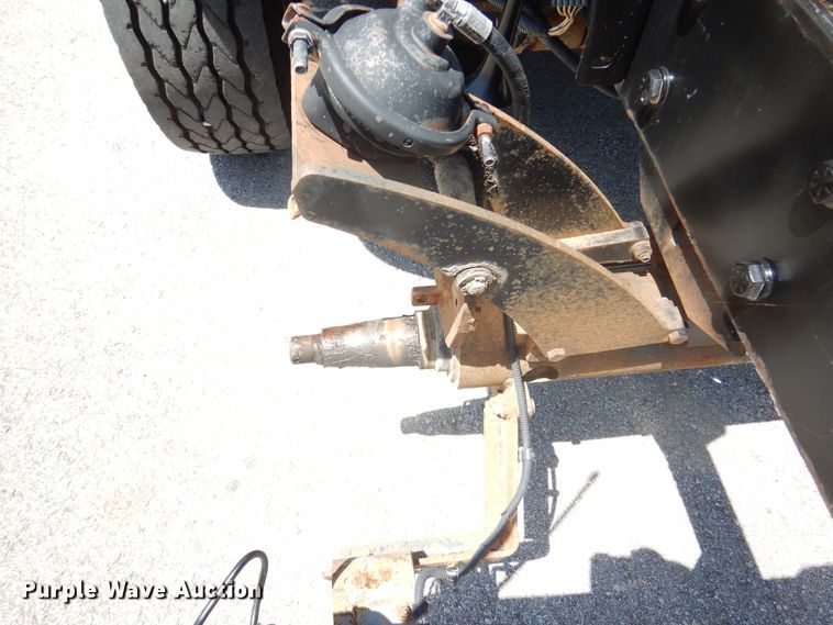 image for item DM6431 2010 International 7400  utility / service truck