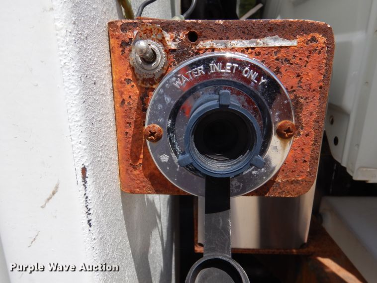 image for item DM6431 2010 International 7400  utility / service truck