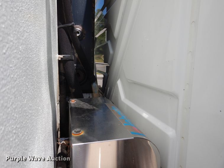 image for item DM6431 2010 International 7400  utility / service truck