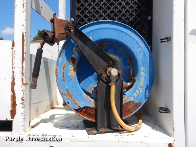 image for item DM6431 2010 International 7400  utility / service truck