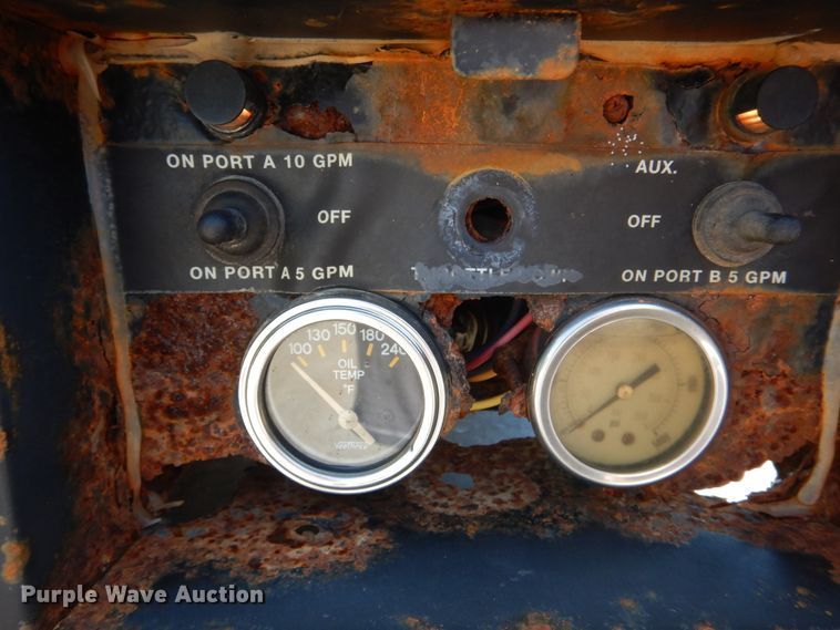 image for item DM6431 2010 International 7400  utility / service truck