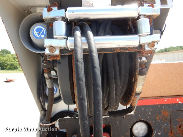 image for item DM6431 2010 International 7400  utility / service truck