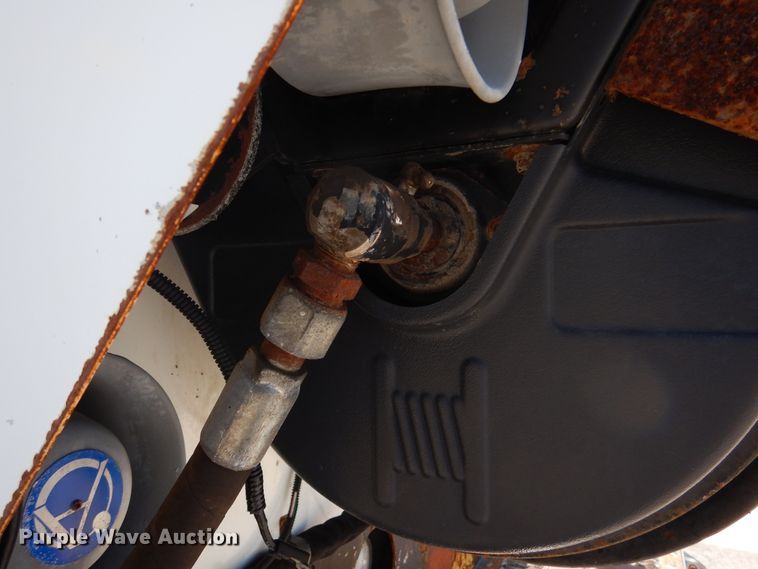 image for item DM6431 2010 International 7400  utility / service truck