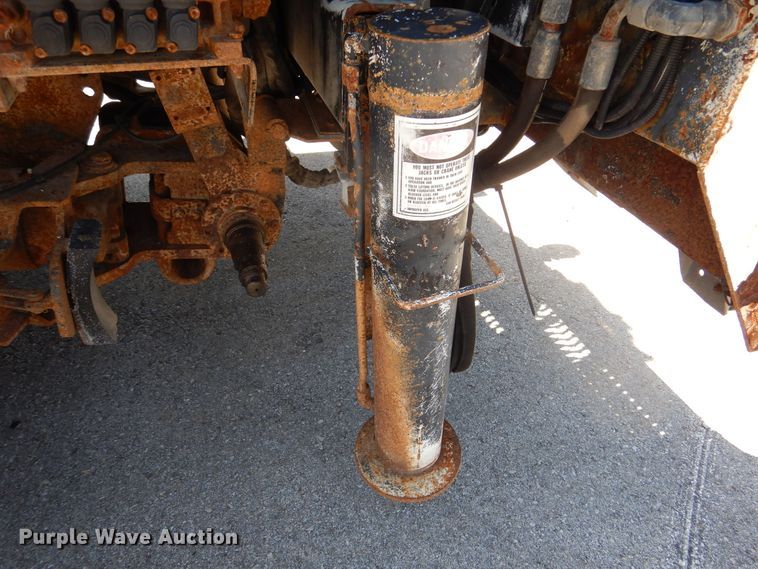 image for item DM6431 2010 International 7400  utility / service truck