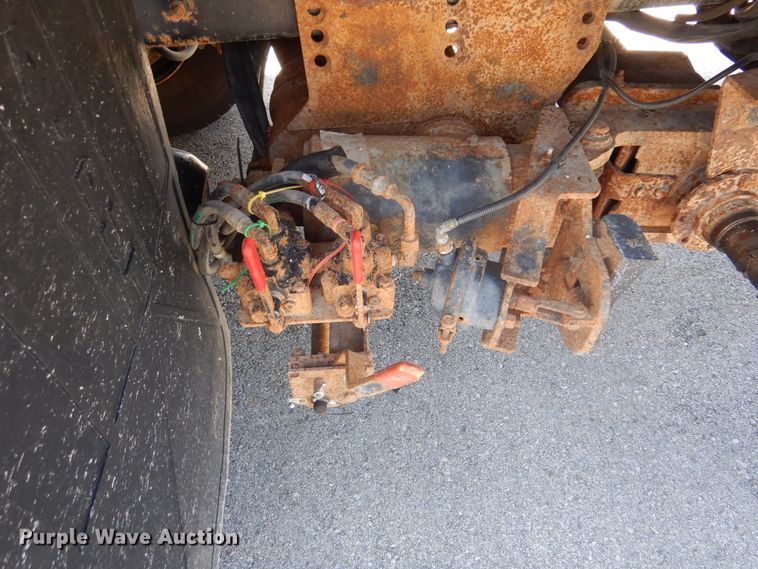 image for item DM6431 2010 International 7400  utility / service truck