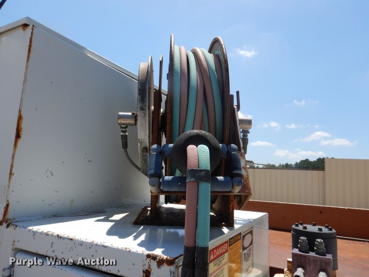 image for item DM6431 2010 International 7400  utility / service truck