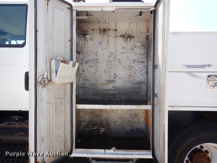 image for item DM6431 2010 International 7400  utility / service truck