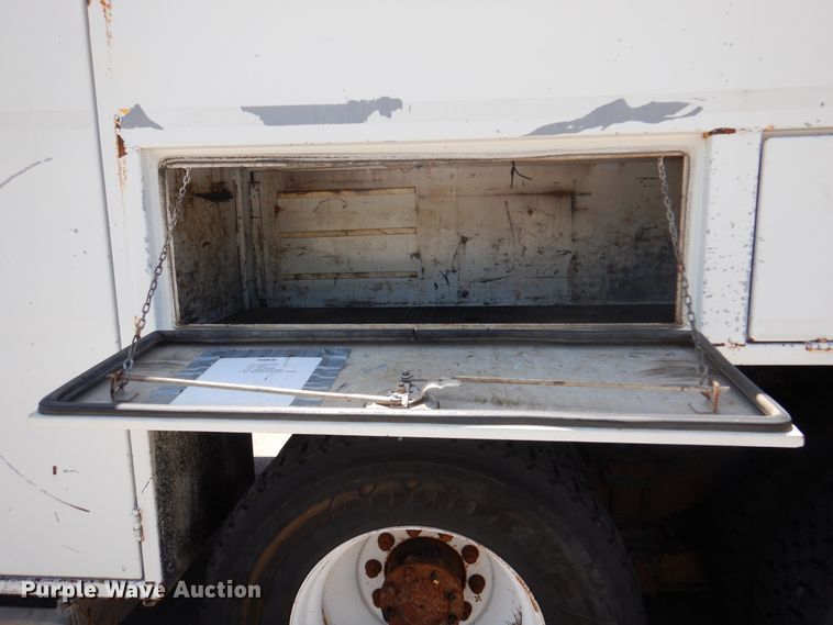 image for item DM6431 2010 International 7400  utility / service truck