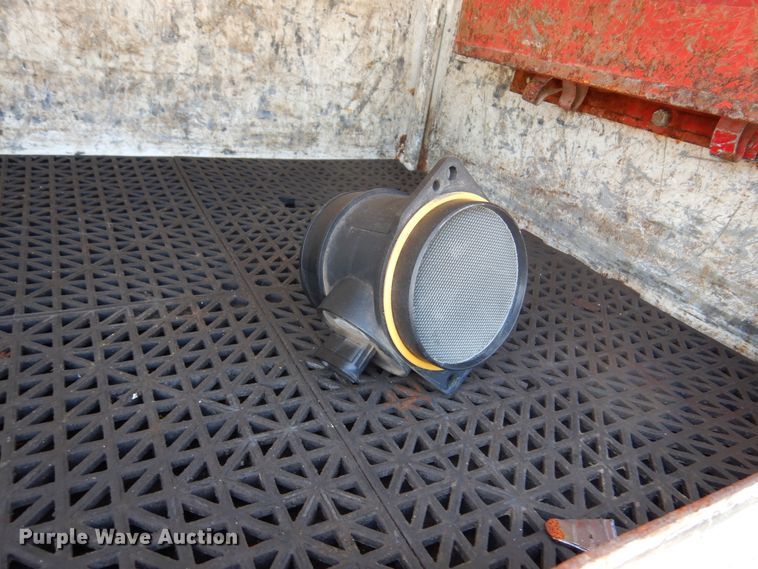 image for item DM6431 2010 International 7400  utility / service truck