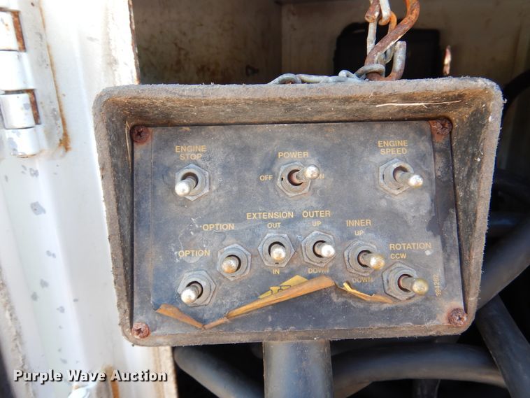 image for item DM6431 2010 International 7400  utility / service truck