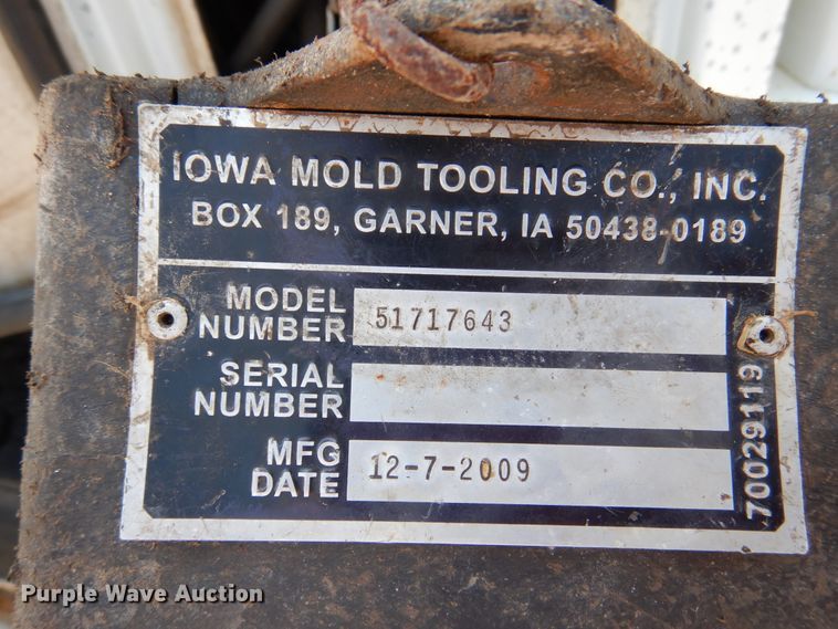 image for item DM6431 2010 International 7400  utility / service truck