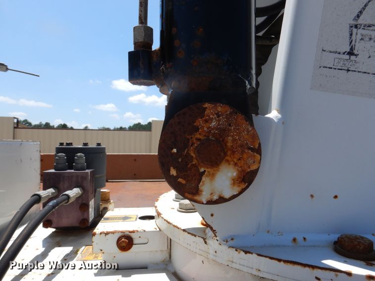 image for item DM6431 2010 International 7400  utility / service truck