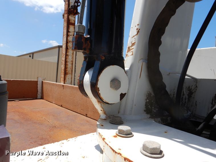 image for item DM6431 2010 International 7400  utility / service truck