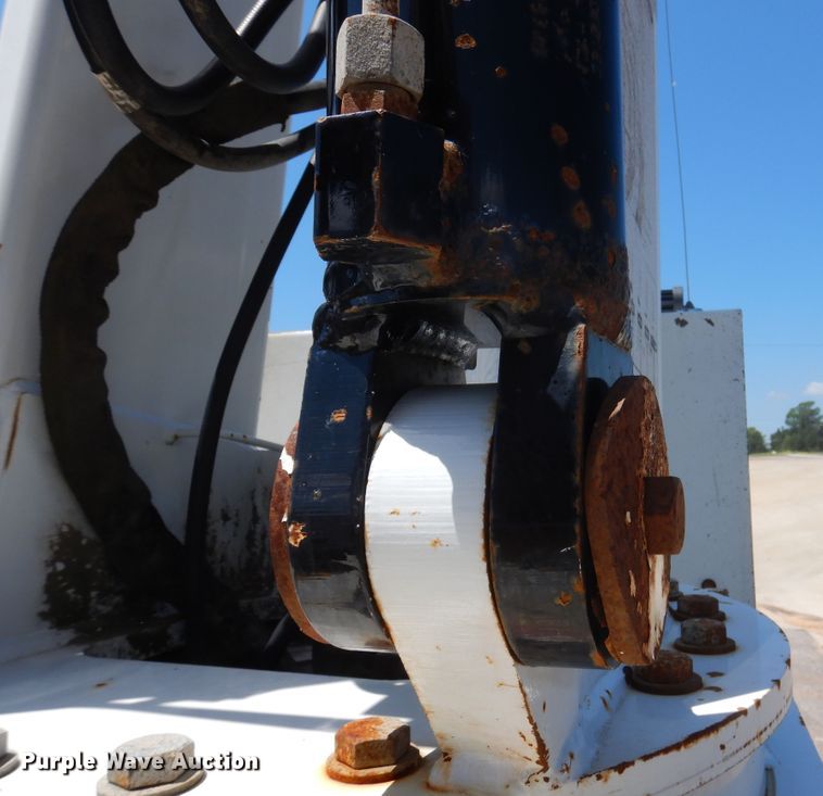 image for item DM6431 2010 International 7400  utility / service truck