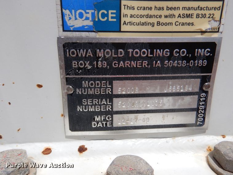 image for item DM6431 2010 International 7400  utility / service truck