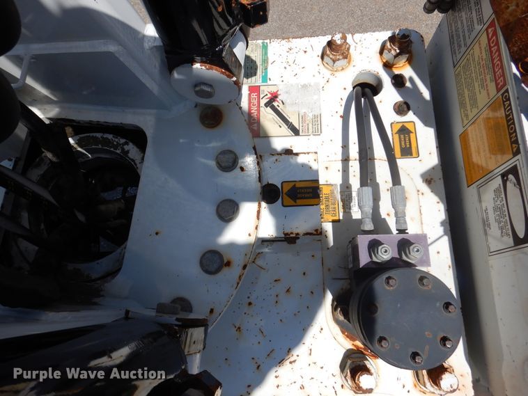 image for item DM6431 2010 International 7400  utility / service truck