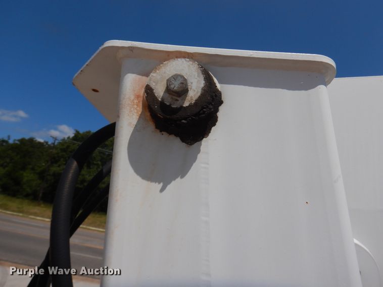 image for item DM6431 2010 International 7400  utility / service truck