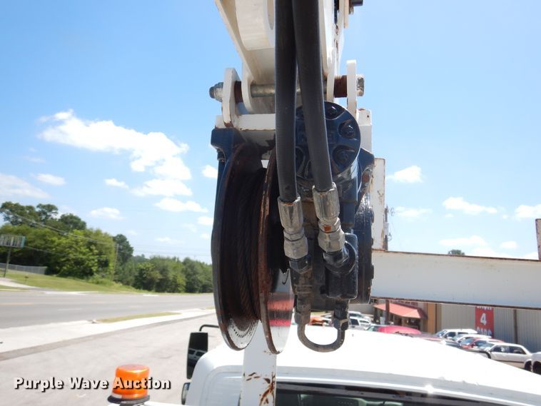 image for item DM6431 2010 International 7400  utility / service truck