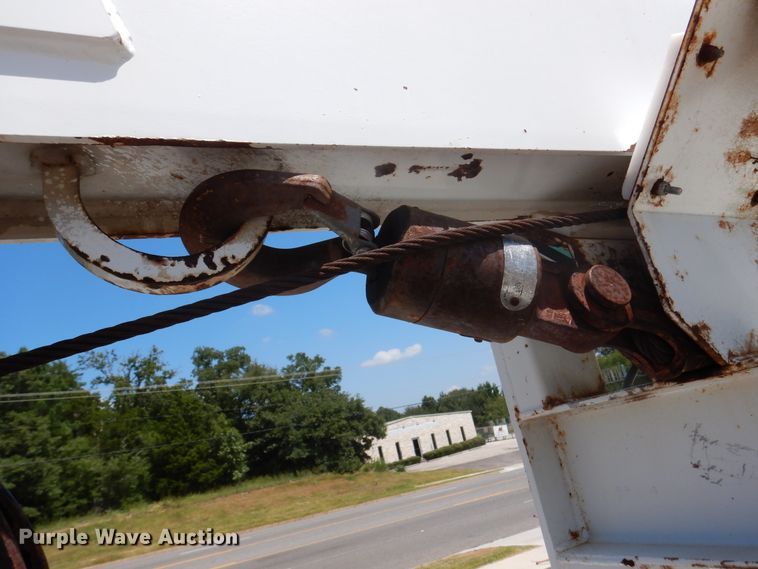 image for item DM6431 2010 International 7400  utility / service truck