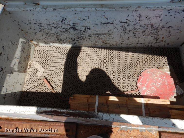 image for item DM6431 2010 International 7400  utility / service truck