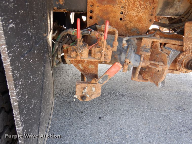 image for item DM6431 2010 International 7400  utility / service truck