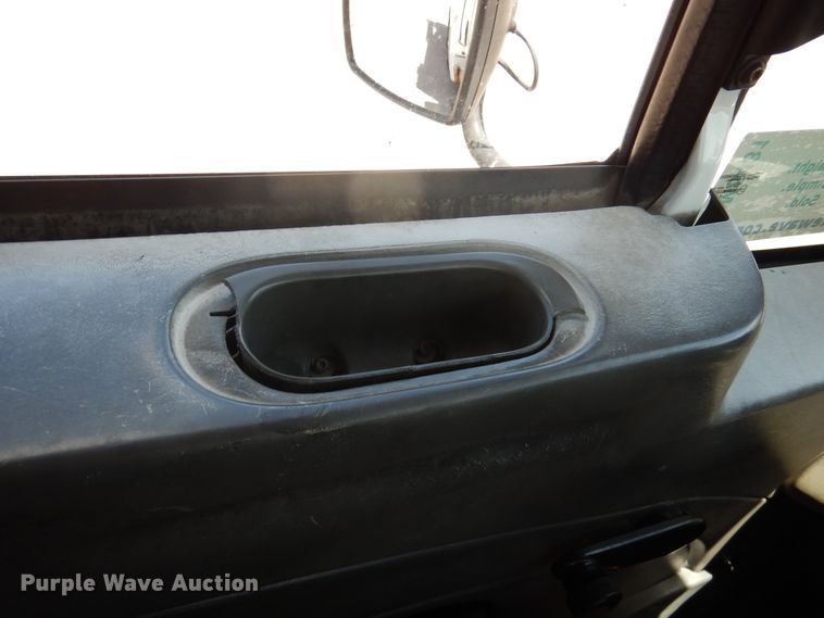 image for item DM6431 2010 International 7400  utility / service truck