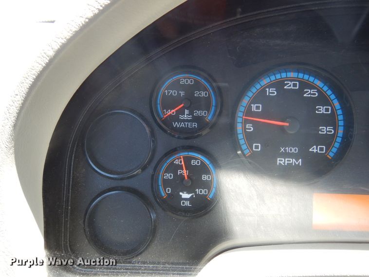 image for item DM6431 2010 International 7400  utility / service truck