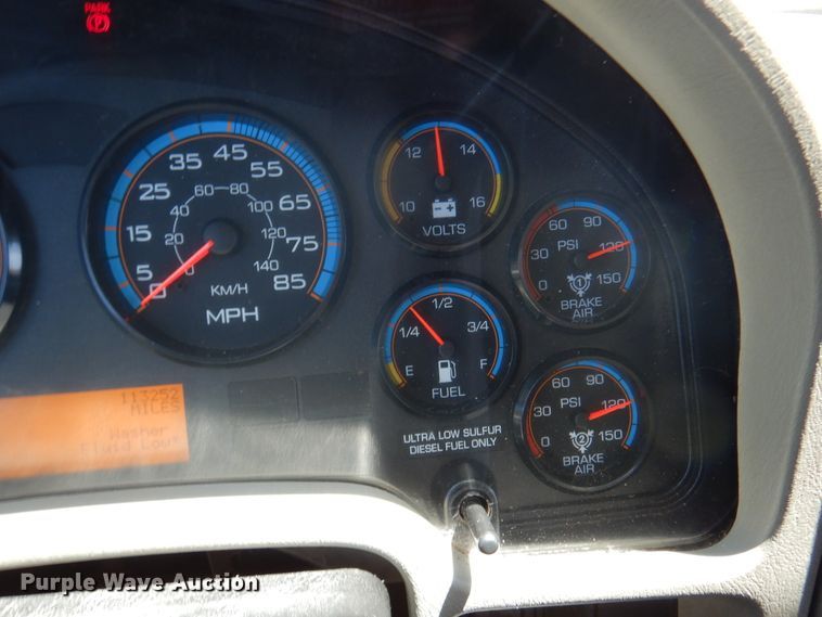 image for item DM6431 2010 International 7400  utility / service truck