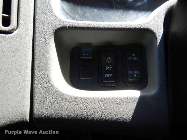 image for item DM6431 2010 International 7400  utility / service truck