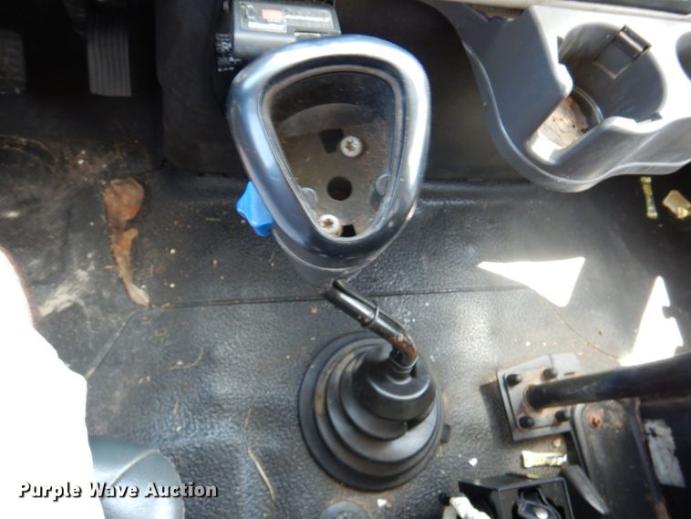 image for item DM6431 2010 International 7400  utility / service truck