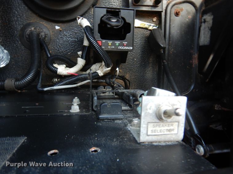 image for item DM6431 2010 International 7400  utility / service truck