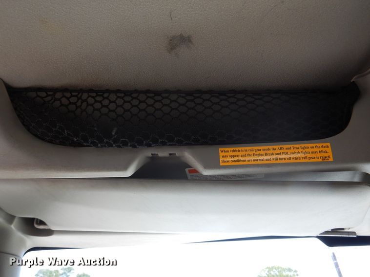 image for item DM6431 2010 International 7400  utility / service truck