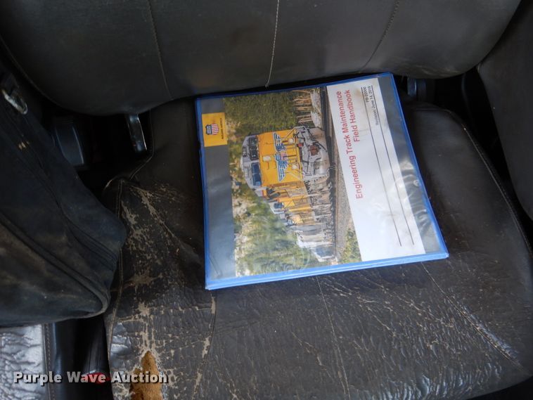 image for item DM6431 2010 International 7400  utility / service truck