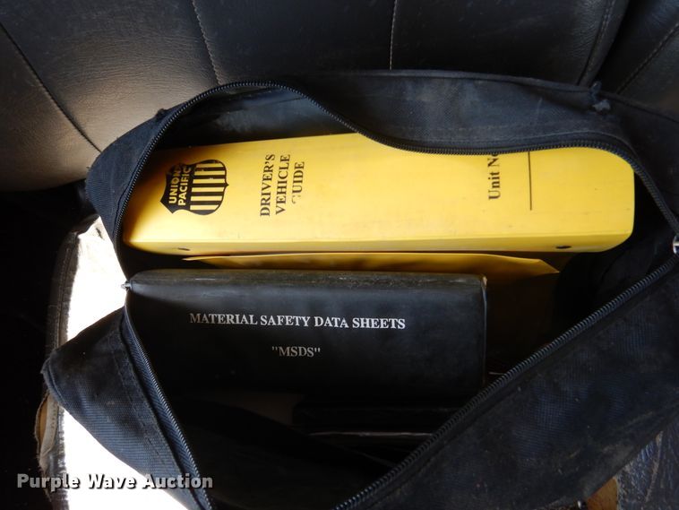 image for item DM6431 2010 International 7400  utility / service truck