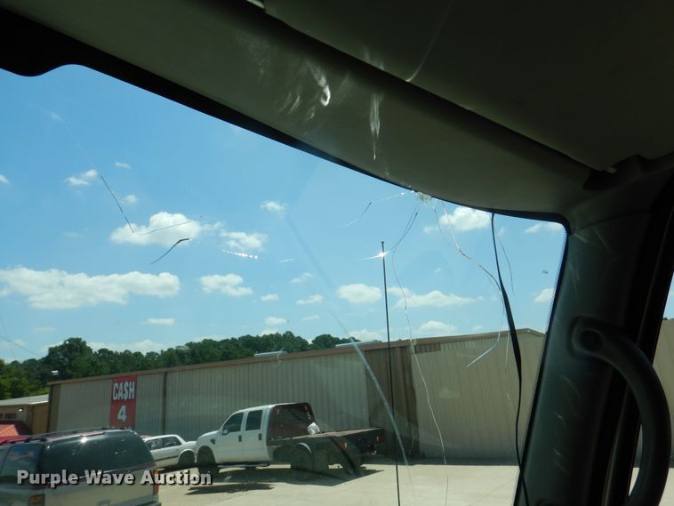 image for item DM6431 2010 International 7400  utility / service truck