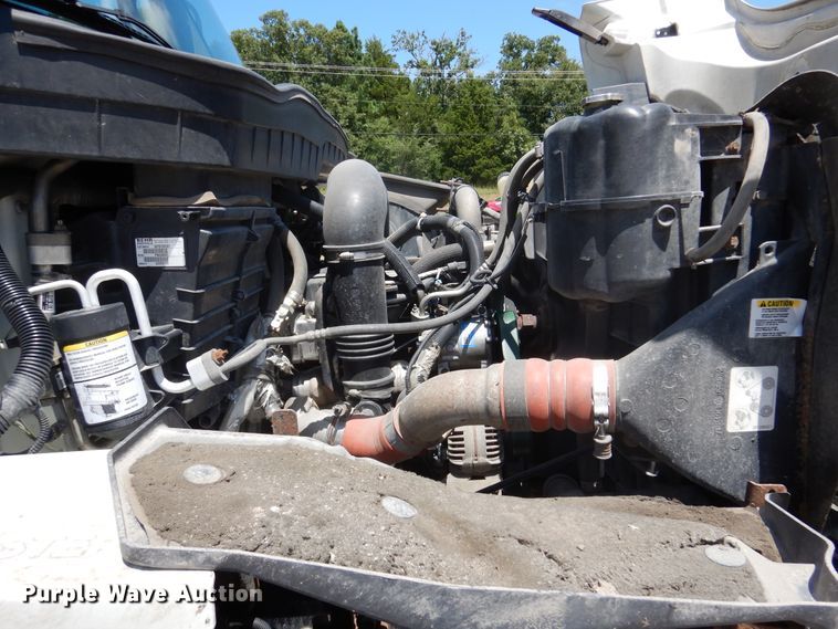 image for item DM6431 2010 International 7400  utility / service truck