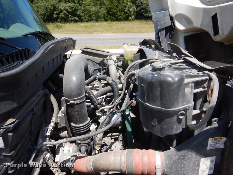 image for item DM6431 2010 International 7400  utility / service truck