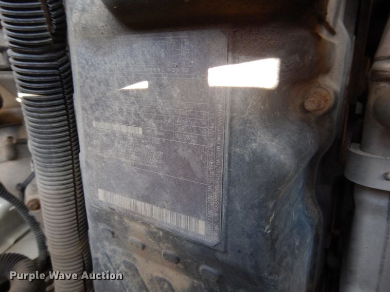 image for item DM6431 2010 International 7400  utility / service truck