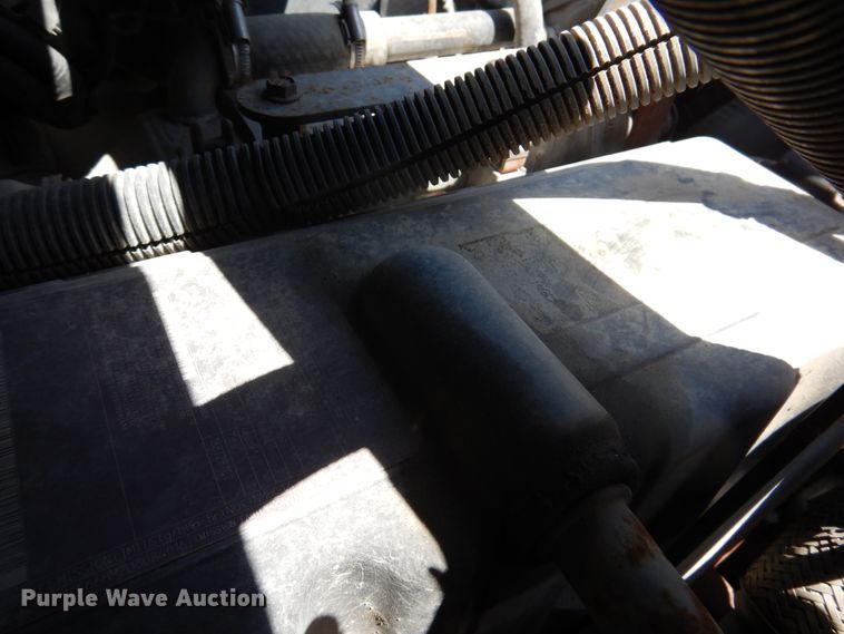 image for item DM6431 2010 International 7400  utility / service truck