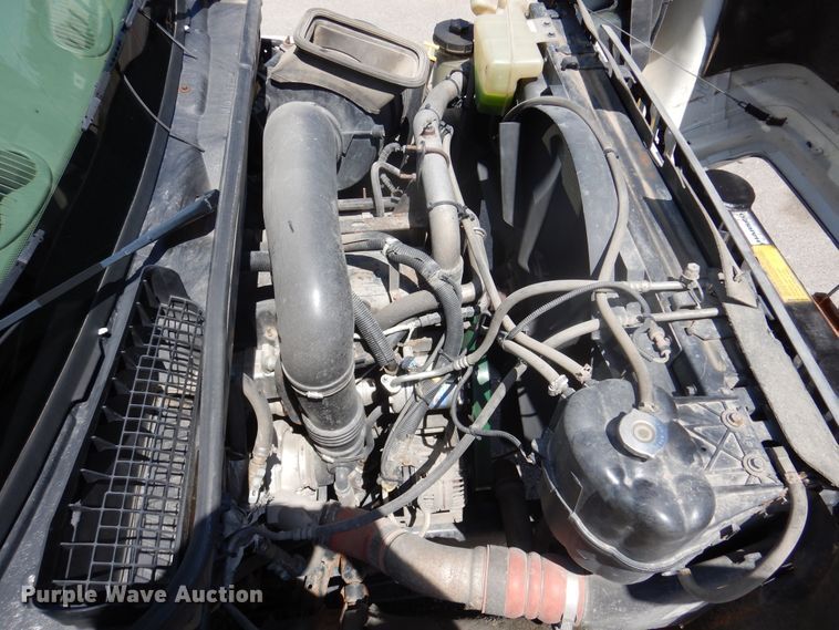 image for item DM6431 2010 International 7400  utility / service truck