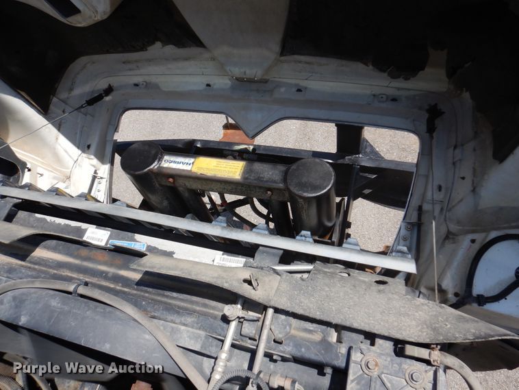 image for item DM6431 2010 International 7400  utility / service truck