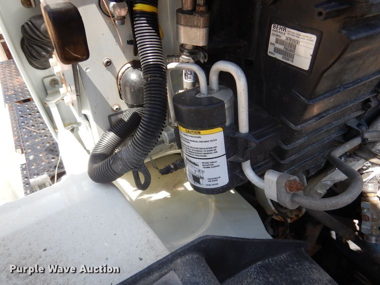 image for item DM6431 2010 International 7400  utility / service truck