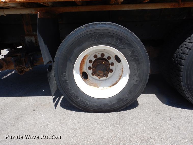 image for item DM6431 2010 International 7400  utility / service truck