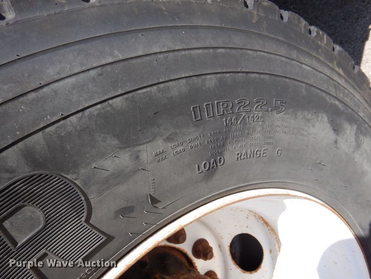 image for item DM6431 2010 International 7400  utility / service truck