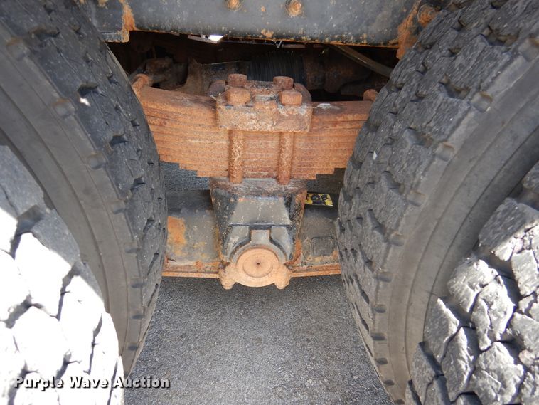 image for item DM6431 2010 International 7400  utility / service truck