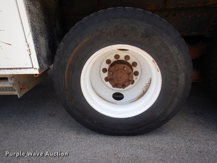 image for item DM6431 2010 International 7400  utility / service truck