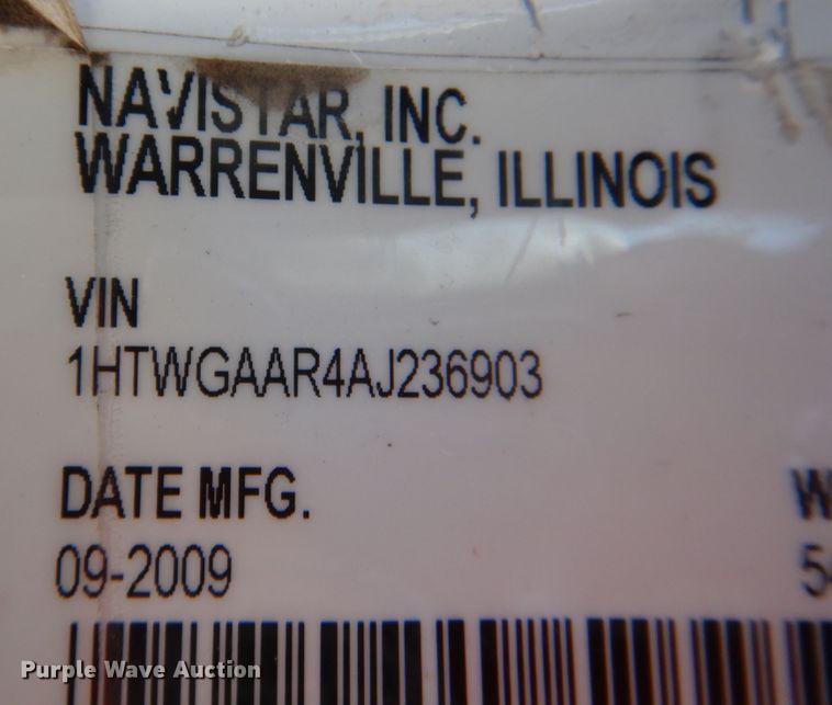 image for item DM6431 2010 International 7400  utility / service truck