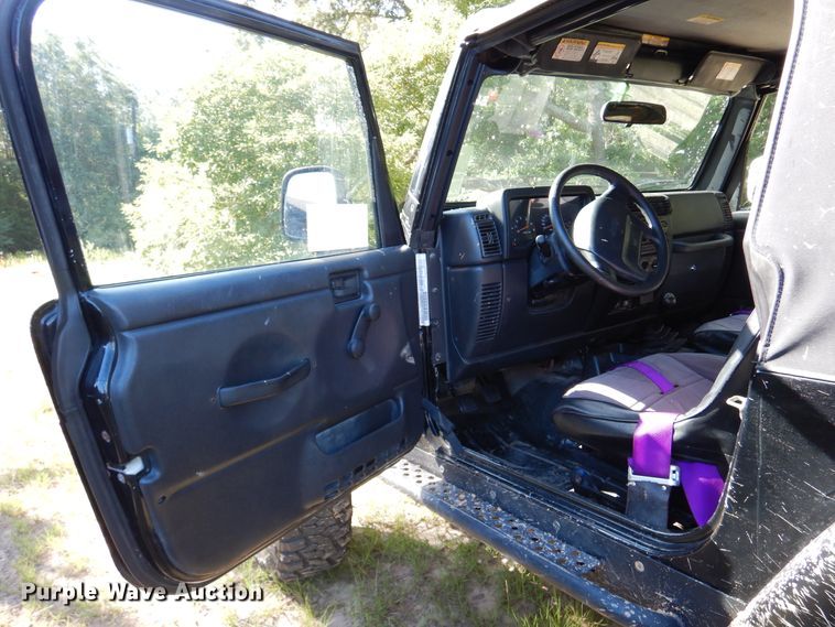 image for item DM6434 2004 Jeep Wrangler  SUV